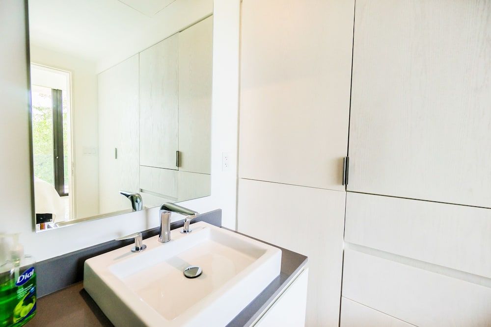 Oceana Residences Deluxe Condo, Non Smoking 20