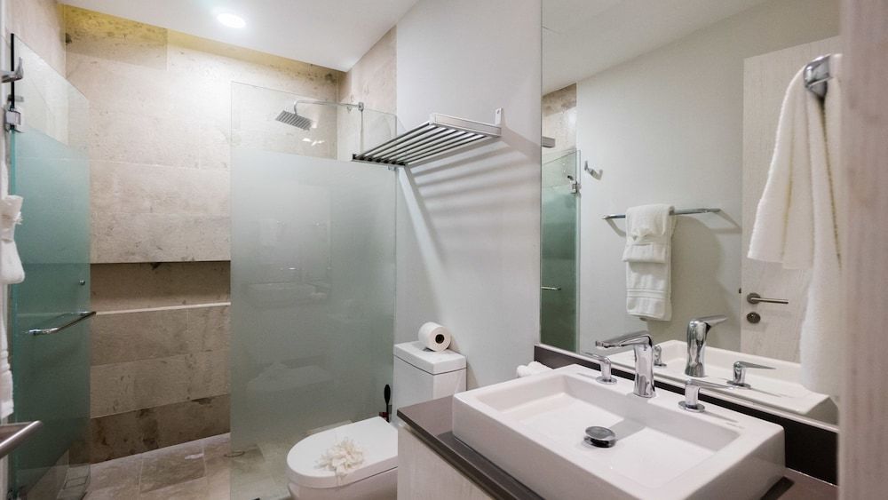 Oceana Residences Deluxe Condo, Non Smoking 18