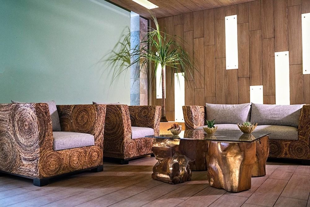 undefined Opal Apt. 402 Better in Person Than in the Pictures 9