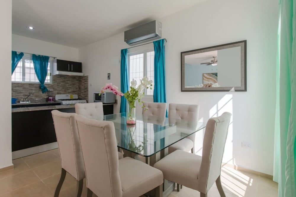 Dream House with Hot Tub Family House, 2 Bedrooms, Non Smoking, Hot Tub 9