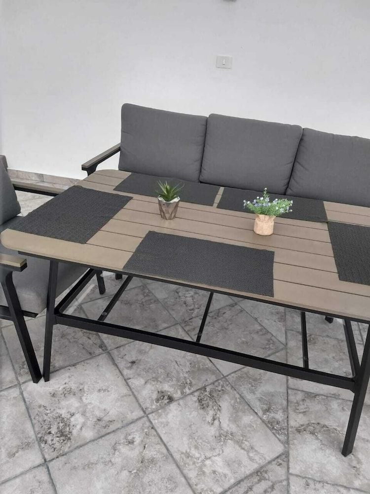 Dream House with Hot Tub Family House, 2 Bedrooms, Non Smoking, Hot Tub 19