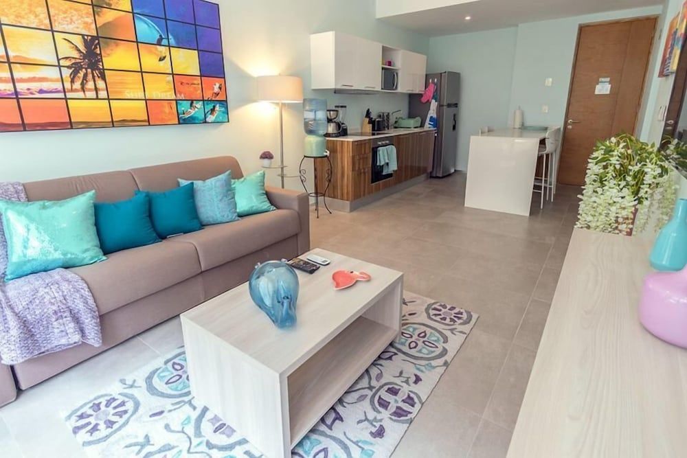 undefined The City 1108 N 6