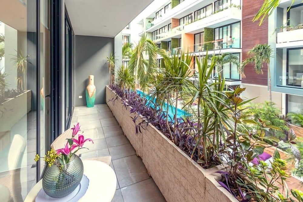 undefined The City 1108 N 8