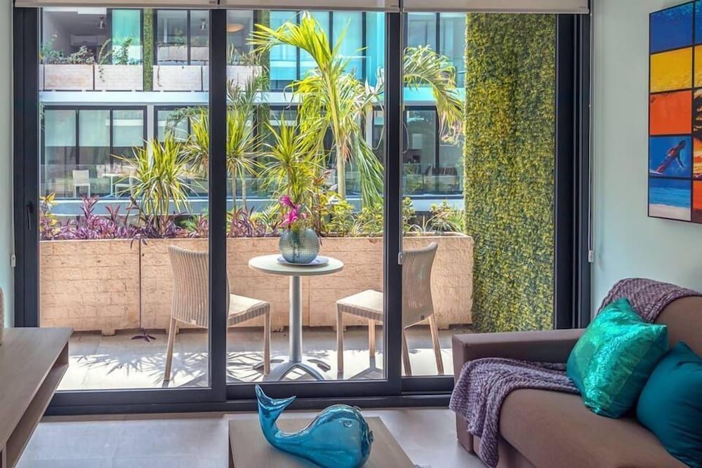 undefined The City 1108 N 9