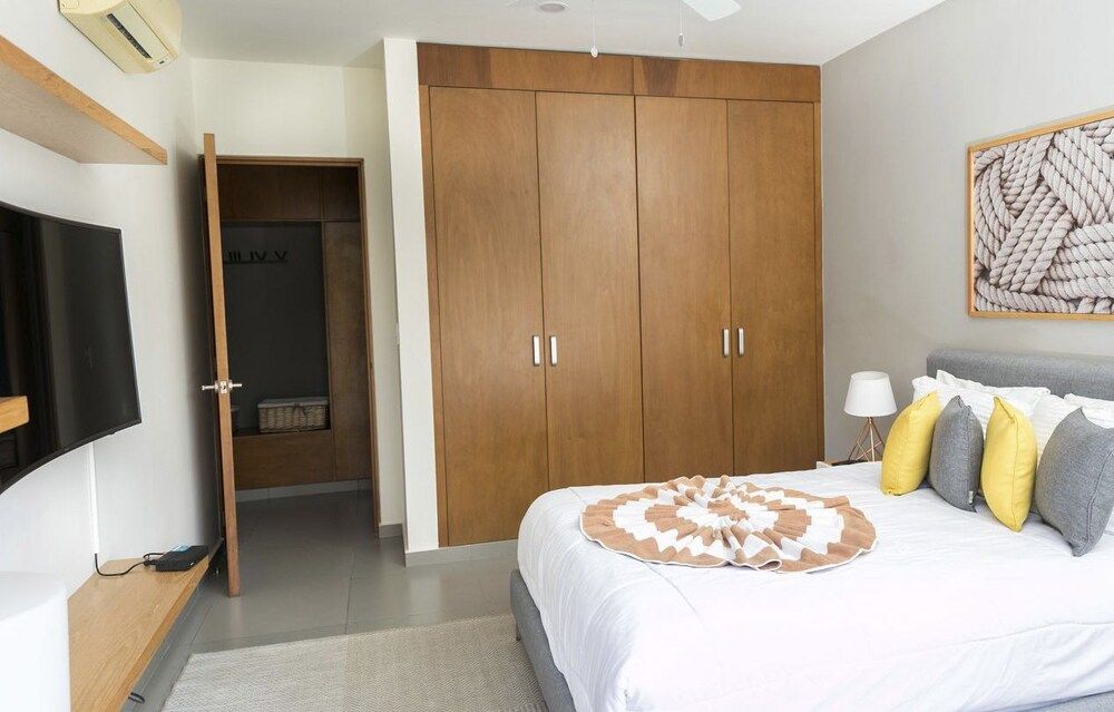 undefined Lunada 114 3