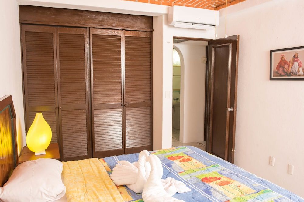 Palancar PHB Apartment, 2 Bedrooms, City View 11