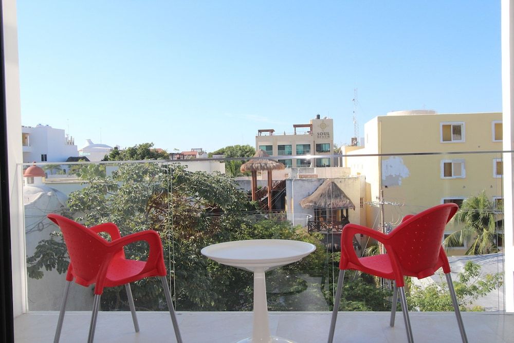 undefined Menesse 32 - 304 8