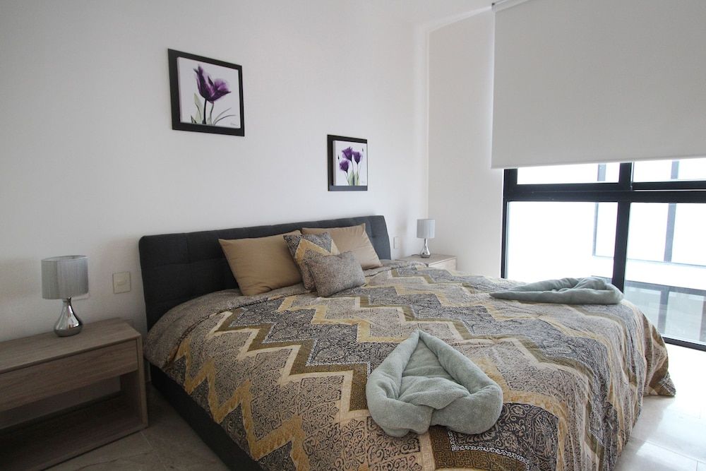 undefined Menesse 32 - 304 3