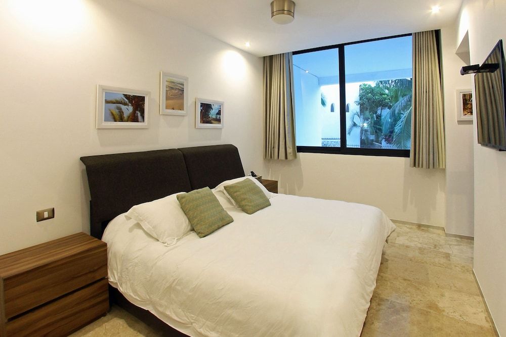 undefined Menesse on the Beach 7