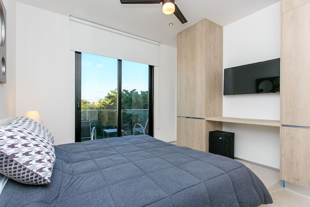 undefined Menesse 32 - 202 5