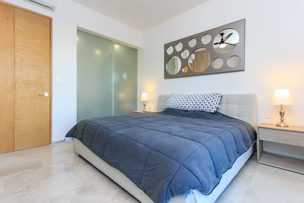 undefined Menesse 32 - 202