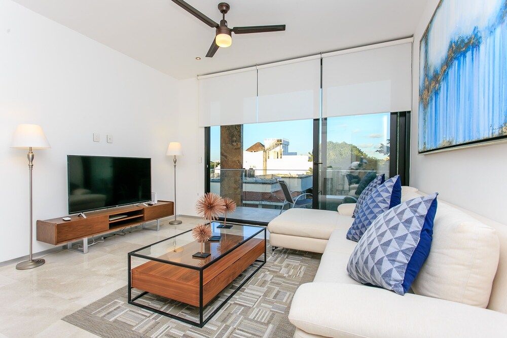 undefined Menesse 32 - 202 8