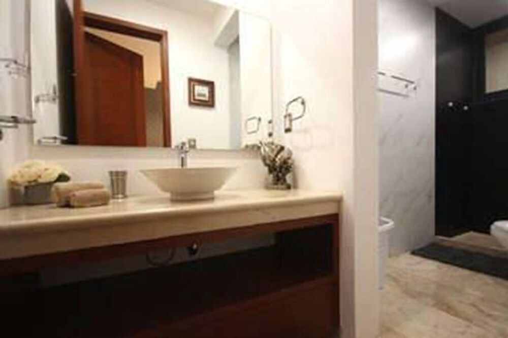 Menesse 0TB 103-104 Apartment, Ocean View 13