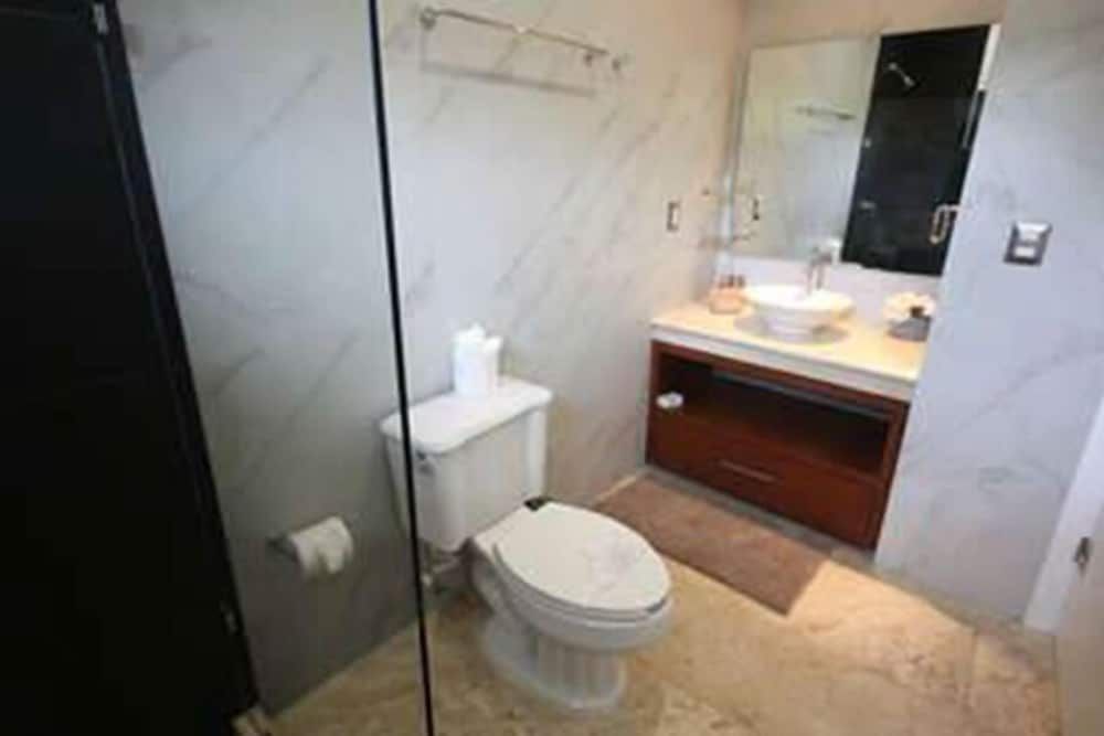 Menesse 0TB 103-104 Apartment, Ocean View 14