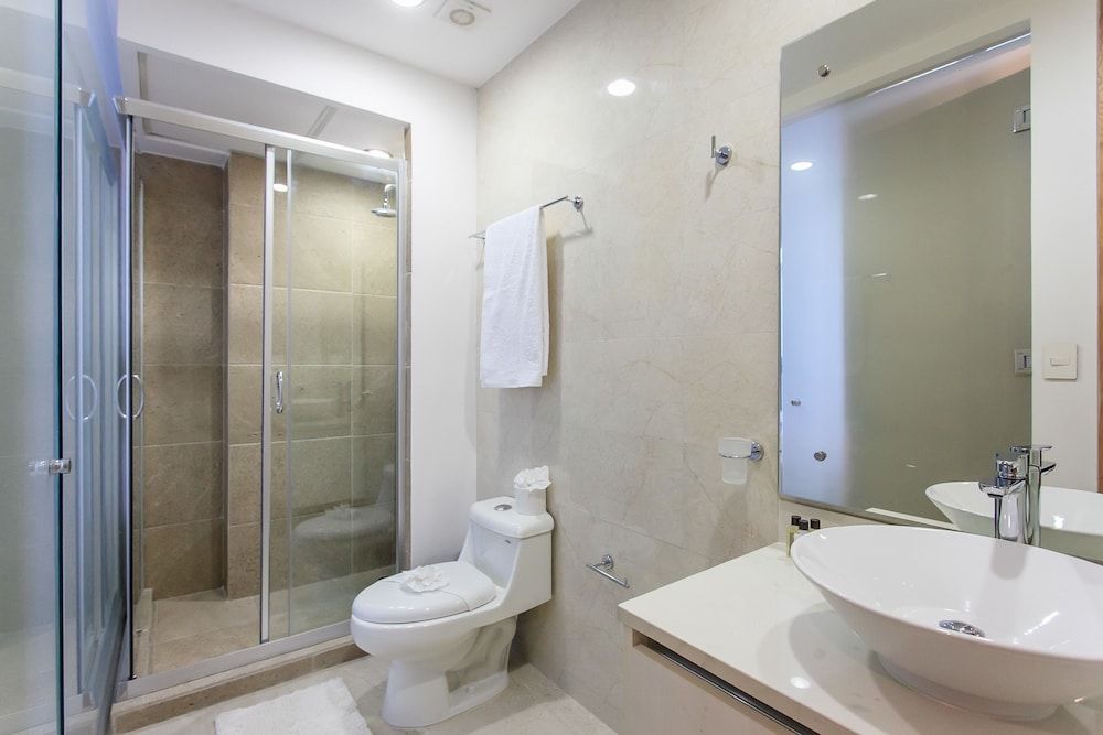 undefined Menesse 32 - 106 10