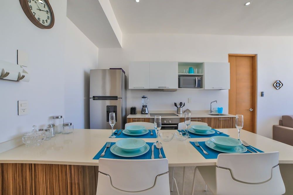 undefined The City 1309 N 8