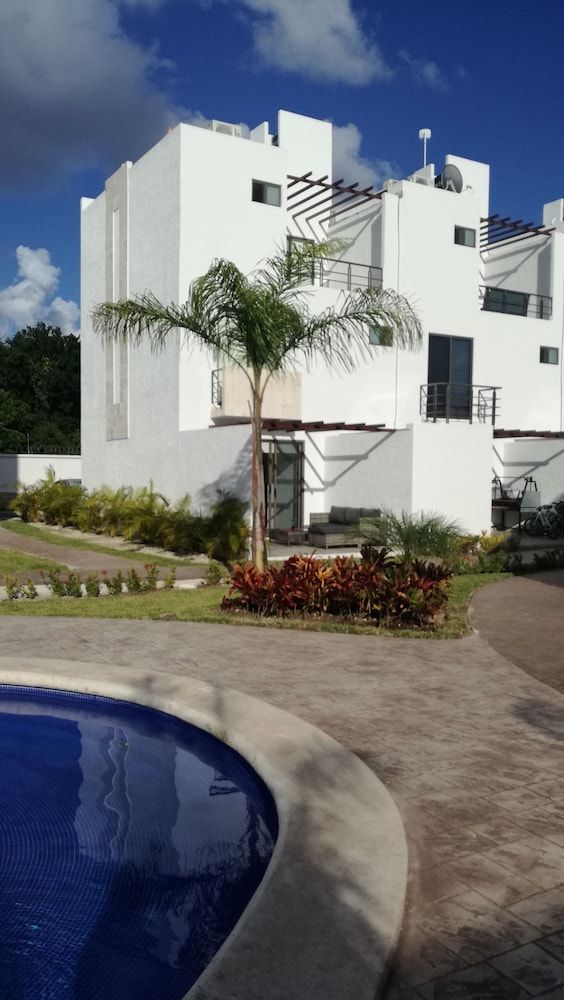 undefined Villa Love by Akua 3