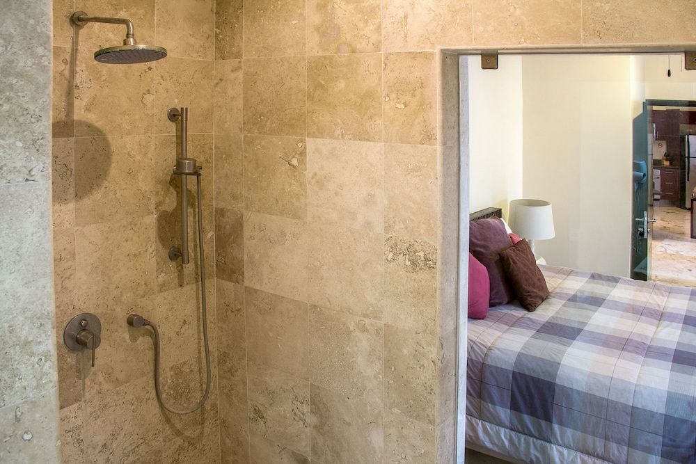 El Faro 303 Surf Deluxe Room 18