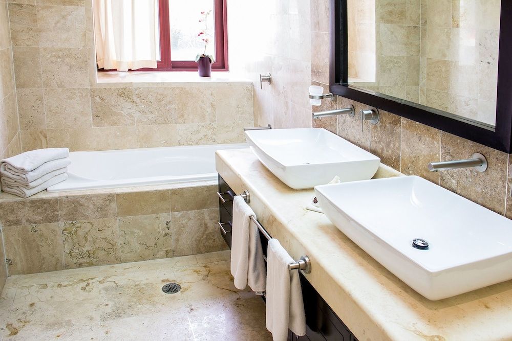 El Faro 303 Surf Deluxe Room 15