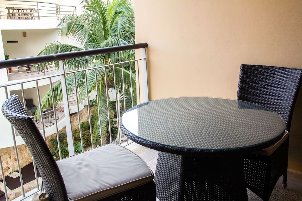 El Faro 303 Surf Deluxe Room 13