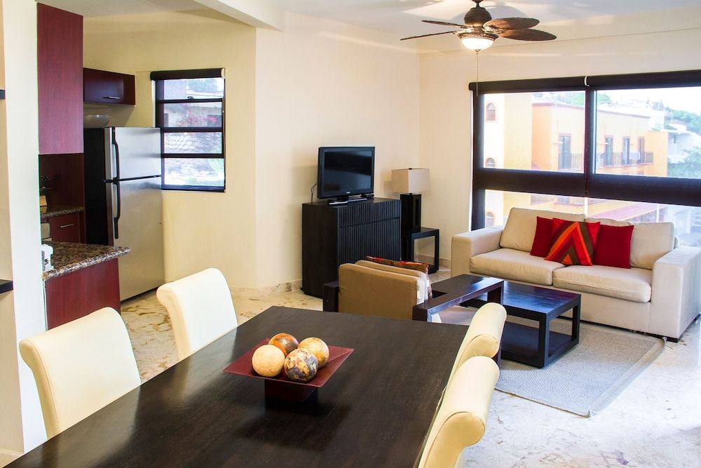 El Faro 303 Surf Deluxe Room 11