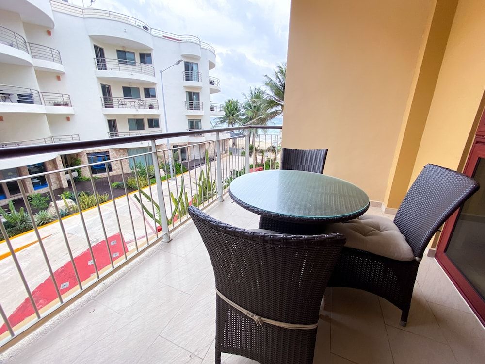 El Faro 206 Surf Deluxe Apartment 6