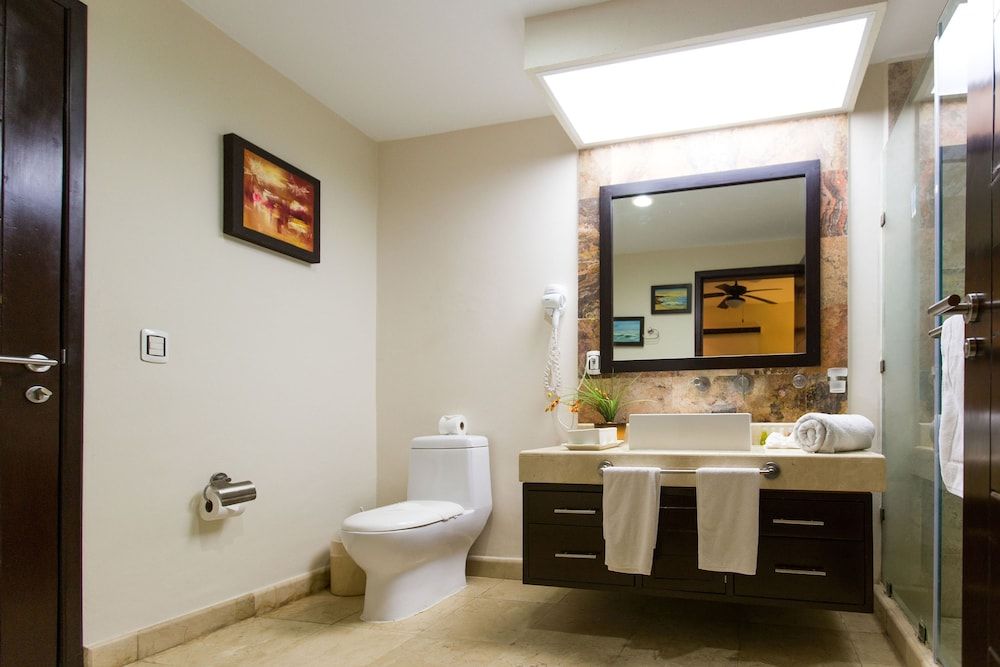 El Faro 104 Reef Deluxe Apartment 24