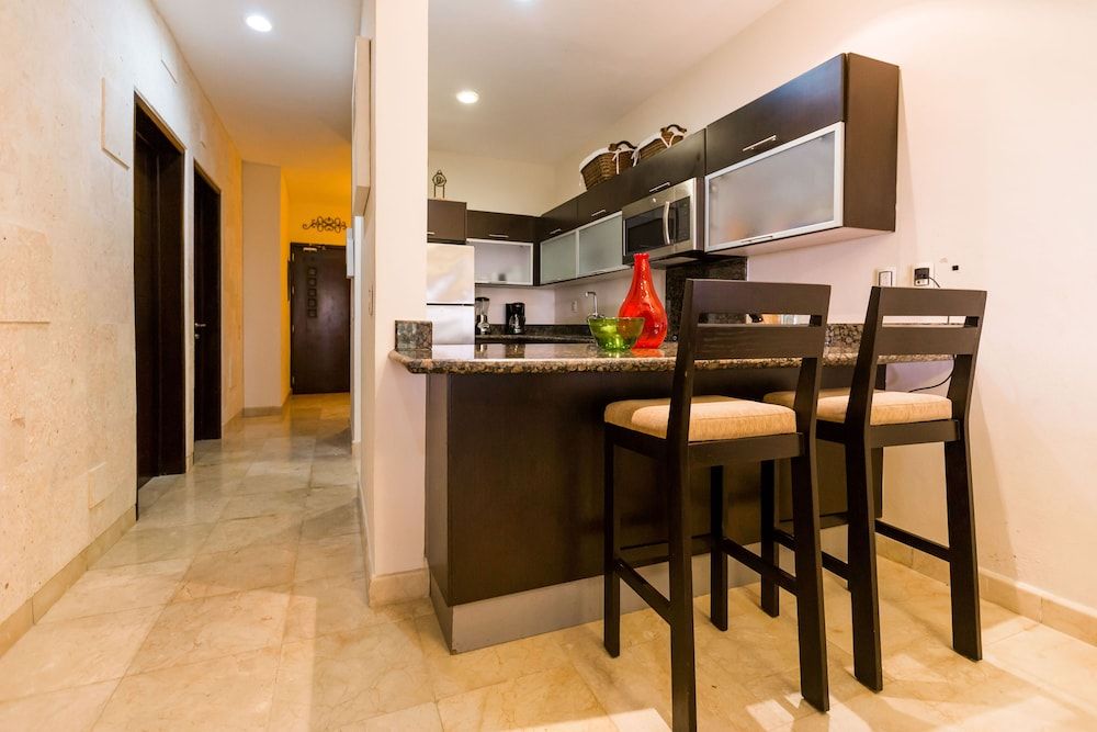 El Faro 104 Reef Deluxe Apartment 13