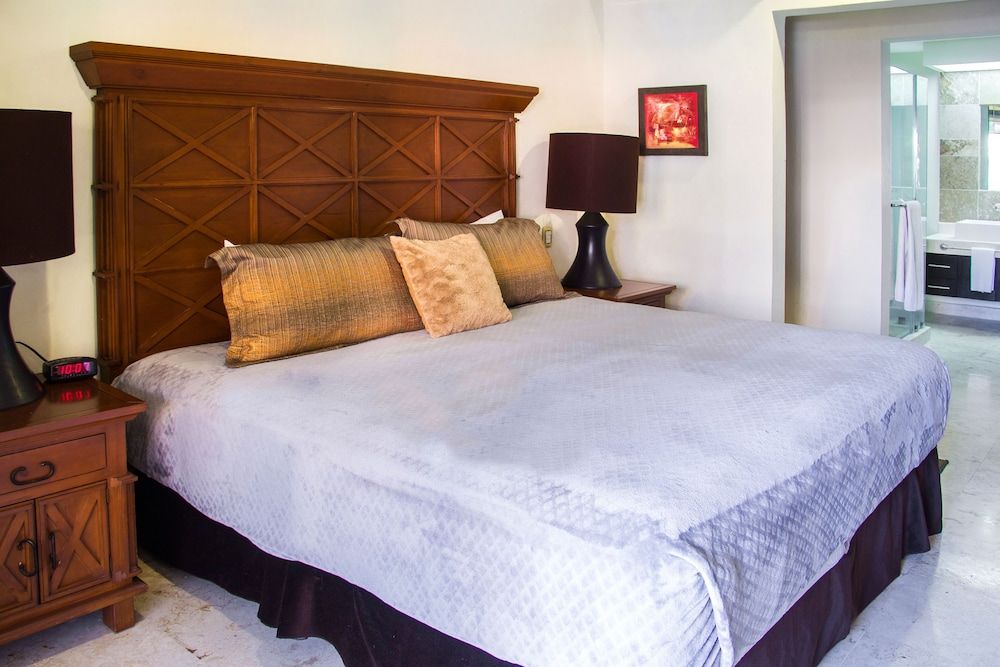 El Faro 102 Reef Deluxe Apartment 8