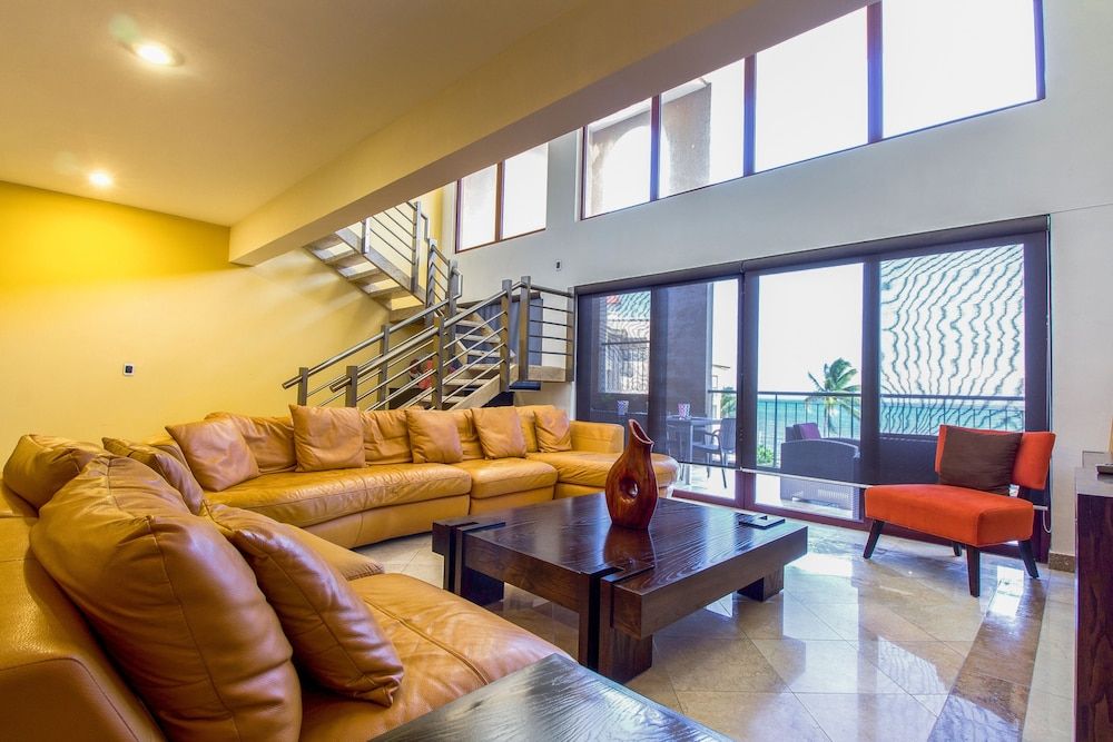 El Faro 302 Coral Deluxe Apartment 24