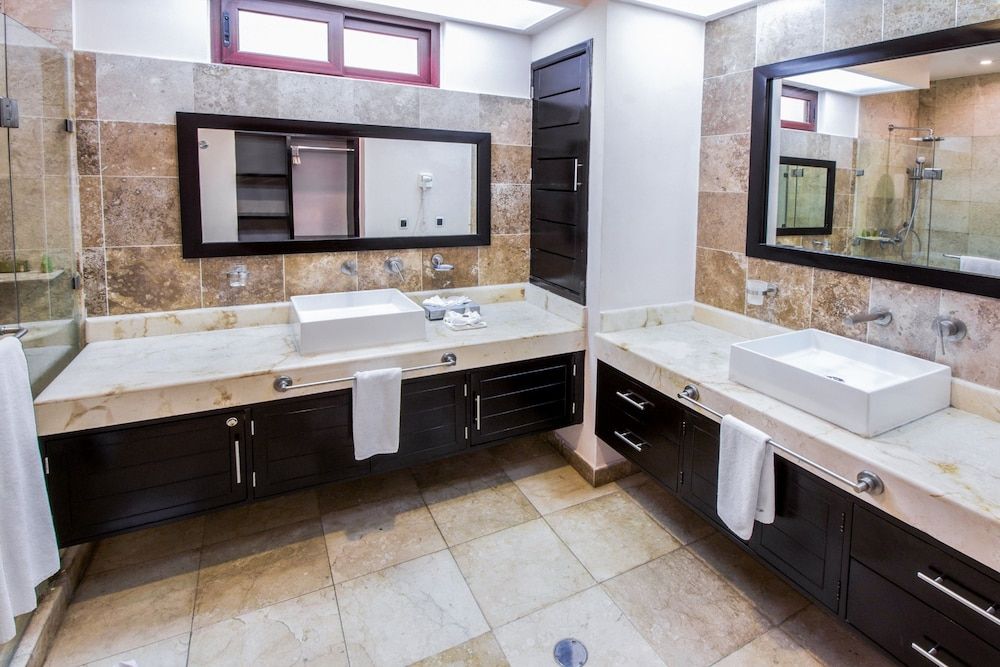 El Faro 302 Coral Deluxe Apartment 35