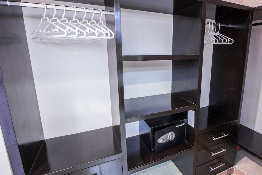 El Faro 302 Coral Deluxe Apartment 30