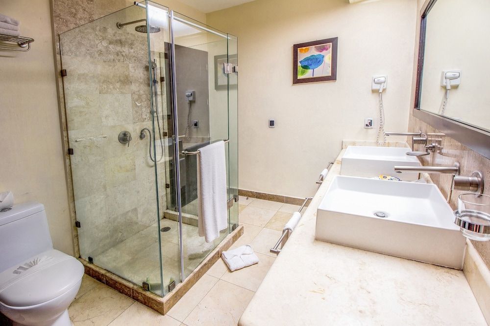 El Faro 302 Coral Deluxe Apartment 34