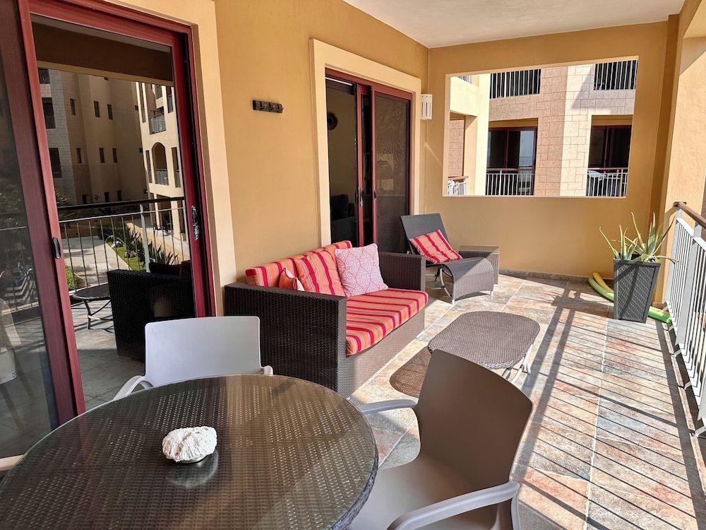 El Faro 205 Reef Deluxe Apartment 6