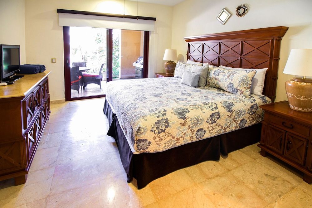 El Faro 105 Reef Deluxe Apartment 2