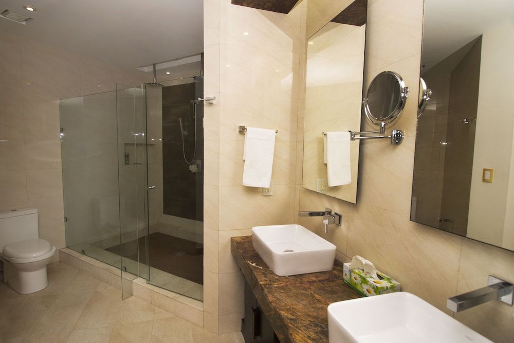 Downtown Apartment Oasis 12 Superior Apartment, 2 Brooms with Beach Club Access 10