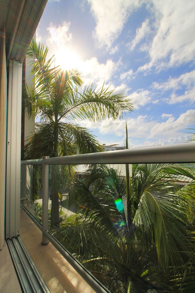 Downtown Apartment Oasis 12 Family Apartment, 3 Bedrooms, City View 8