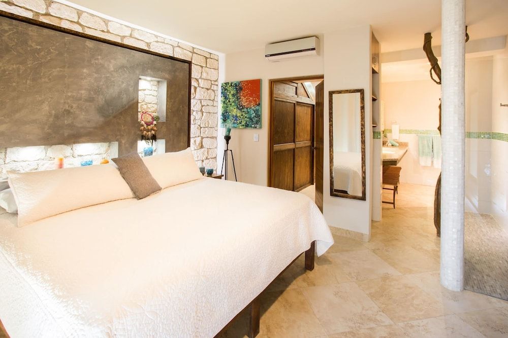 Mimosa Penthouse 1 by Realty Group Apartment, 2 Bedrooms 4