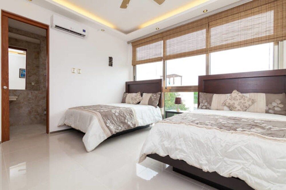 undefined MENESSE Quinta Mar 5