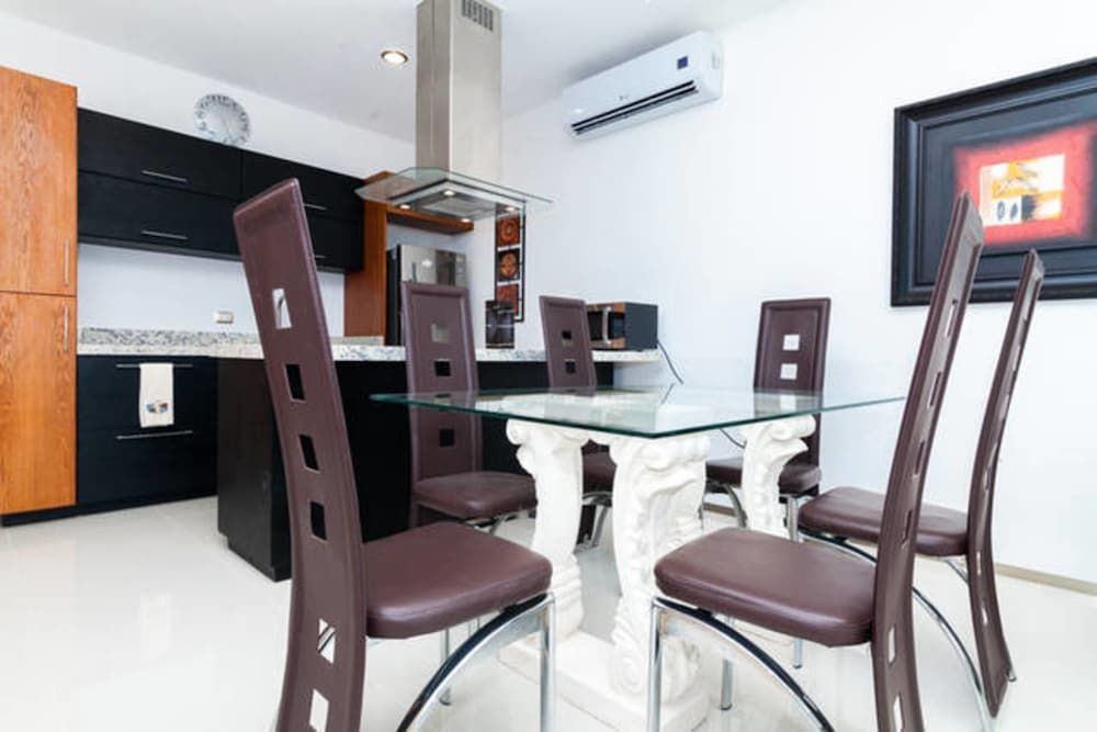 undefined MENESSE Quinta Mar 6