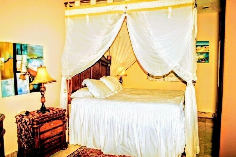 Luna Encantada By Your Best Getaway Superior Condo, Balcony, Ocean View (C3) 4