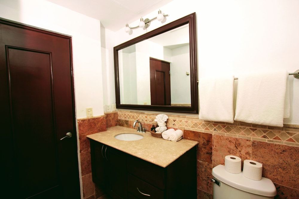 Luna Encantada By Your Best Getaway Superior Condo, Balcony (E3) 13