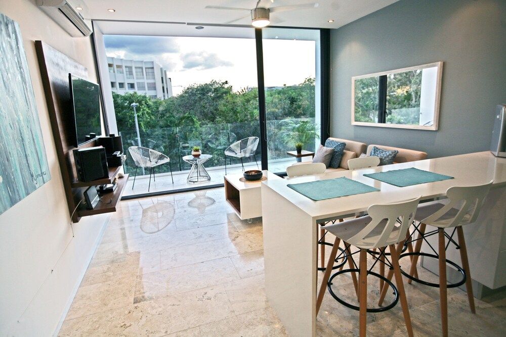 MOB 205 by Riviera Rentals Comfort Apartment, 1 Queen Bed 7