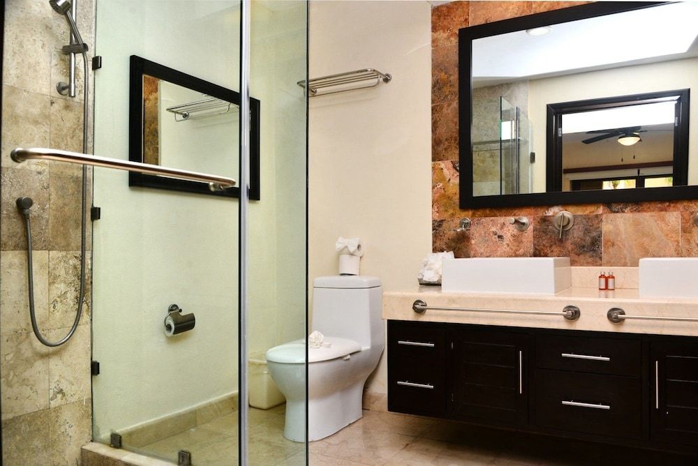 El Faro Condos by Your Best Getaway Superior Condo, Balcony, Partial Ocean View (EF 106) 25