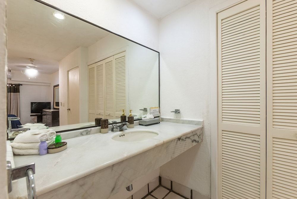 undefined Xaman Ha 7105 3