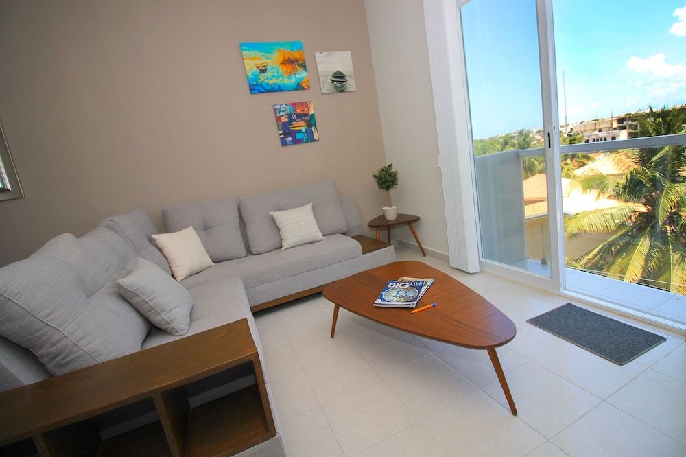 Riviera Towers 2BR & Pool Deluxe Apartment, 2 Bedrooms, City View 15