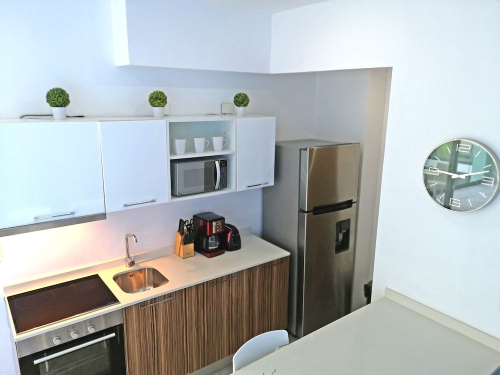 undefined The City 1317 4