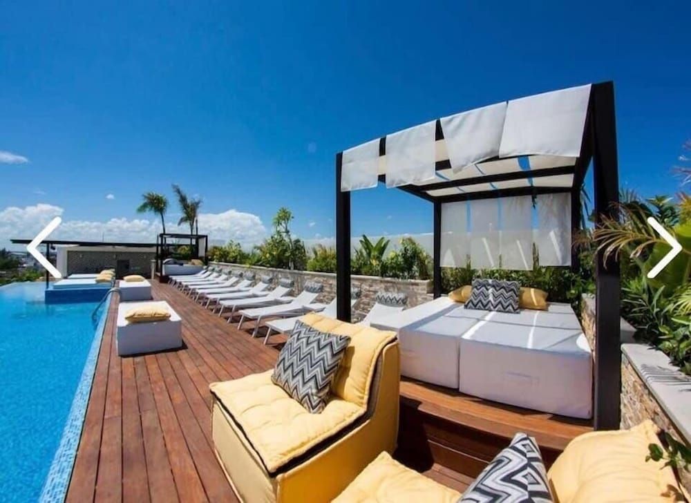 undefined The City 1317 7