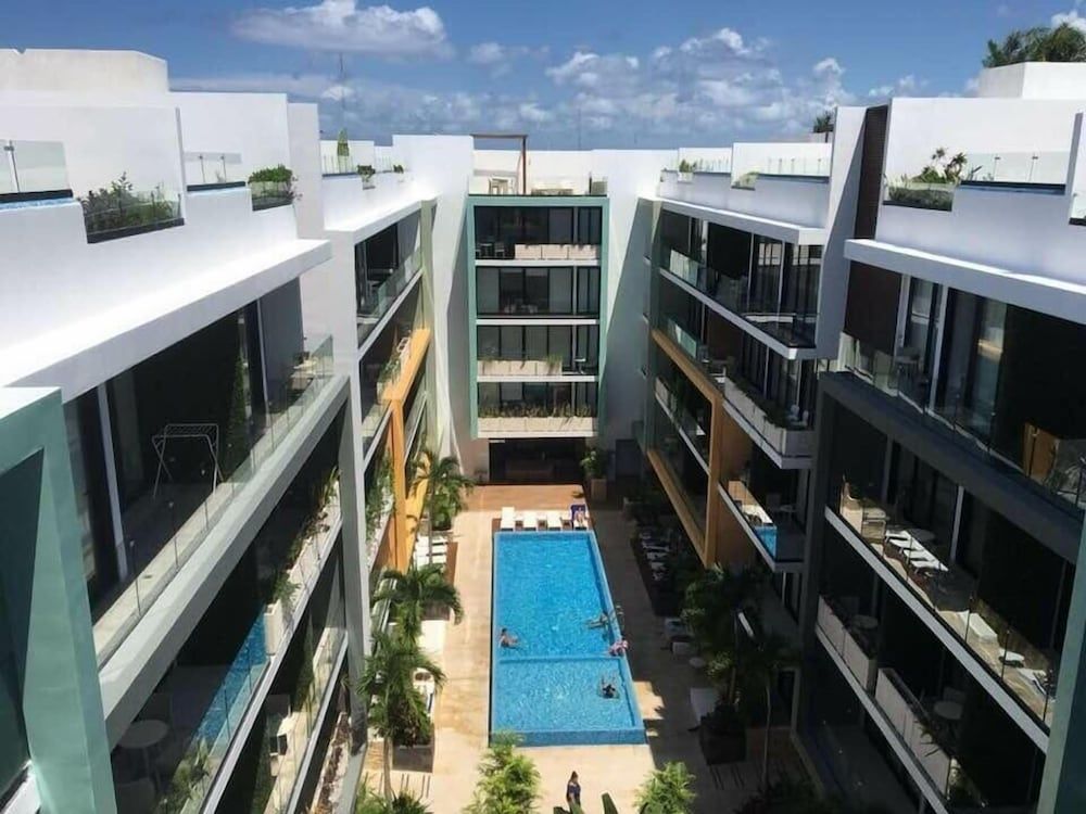 undefined The City 1317 2