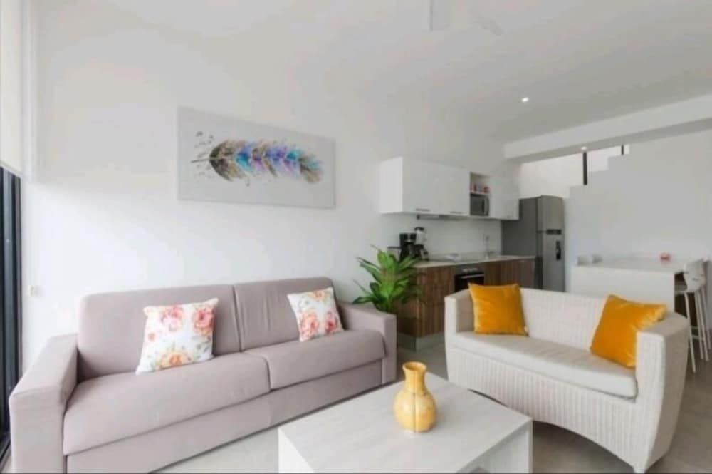 undefined The City 2402 9